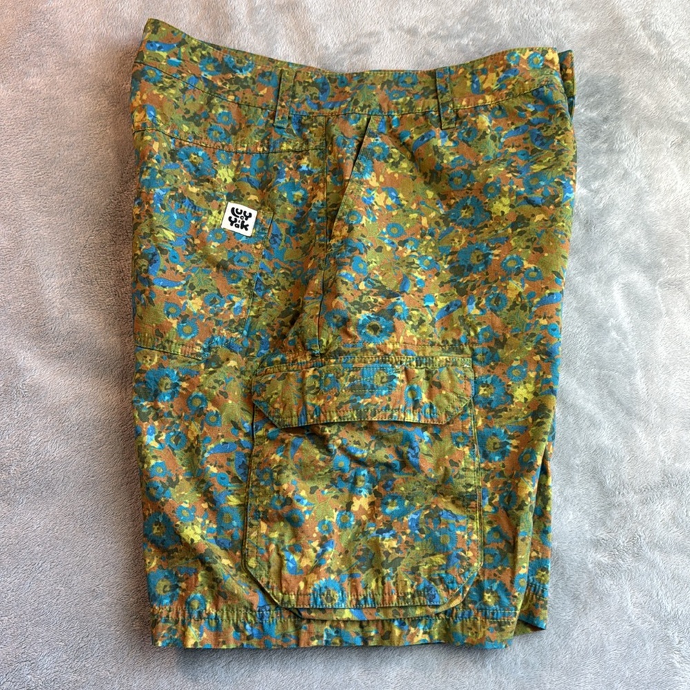 NWOT Lucy & Yak Avery Cotton Cargo Shorts Green Floral Size W26 - Picture 10 of 15